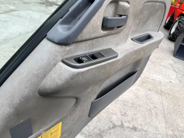 いすゞ エルフ BKG-NJR85AN(2WD)の写真28