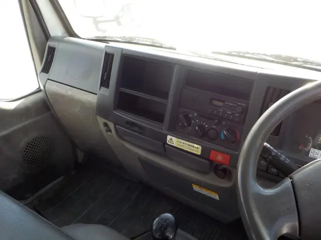 いすゞ エルフ BKG-NJR85AN(2WD)の写真30