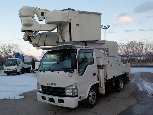 いすゞ エルフ SKG-NKR85YN(2WD)の写真1