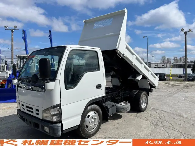 いすゞ エルフ PB-NKR81AD(2WD)の写真1