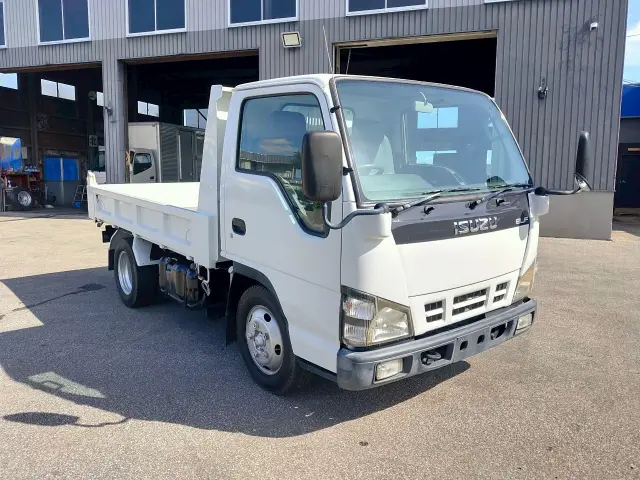 いすゞ エルフ PB-NKR81AD(2WD)の写真6