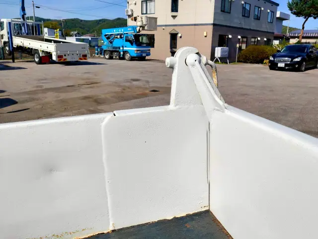 いすゞ エルフ PB-NKR81AD(2WD)の写真11