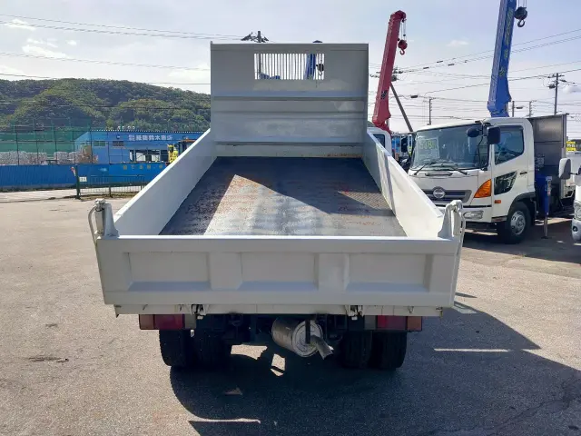 いすゞ エルフ PB-NKR81AD(2WD)の写真13