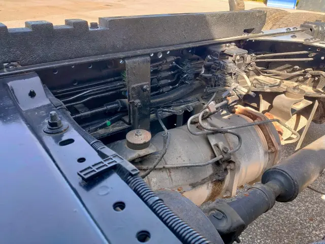 いすゞ エルフ PB-NKR81AD(2WD)の写真21