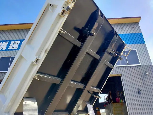 いすゞ エルフ PB-NKR81AD(2WD)の写真27