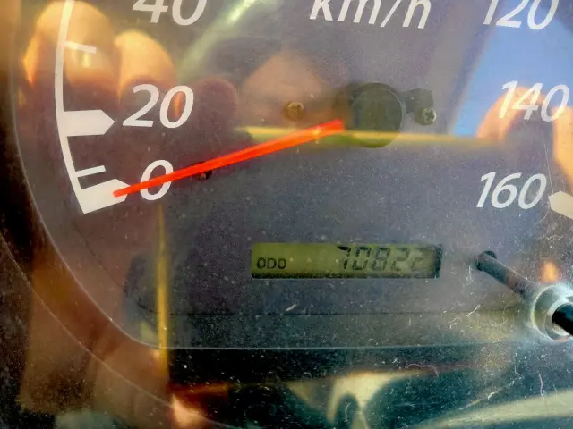 いすゞ エルフ PB-NKR81AD(2WD)の写真35