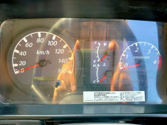 いすゞ エルフ PB-NKR81AD(2WD)の写真36