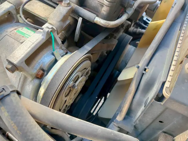 いすゞ エルフ PB-NKR81AD(2WD)の写真44