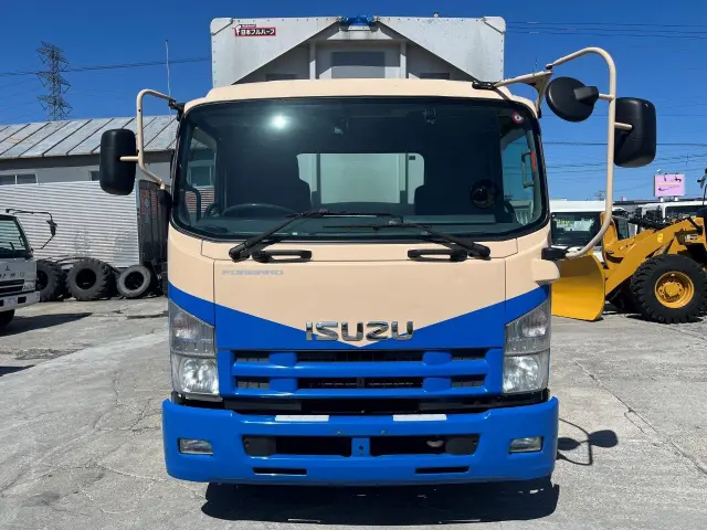 いすゞ フォワード SKG-FRR90T2(2WD)の写真4