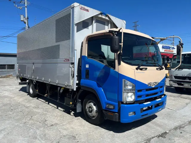 いすゞ フォワード SKG-FRR90T2(2WD)の写真5