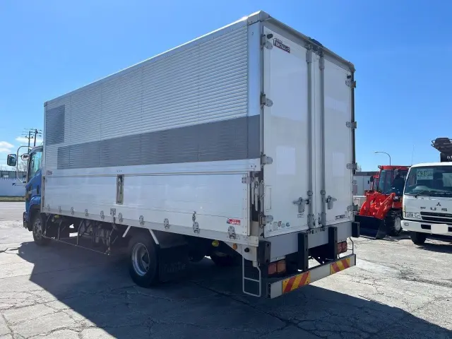 いすゞ フォワード SKG-FRR90T2(2WD)の写真6