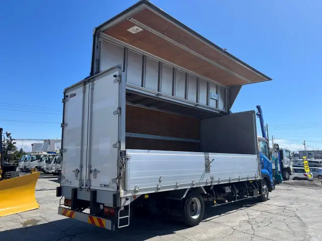 いすゞ フォワード SKG-FRR90T2(2WD)の写真10