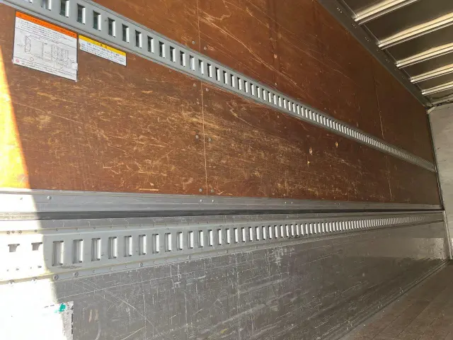 いすゞ フォワード SKG-FRR90T2(2WD)の写真14