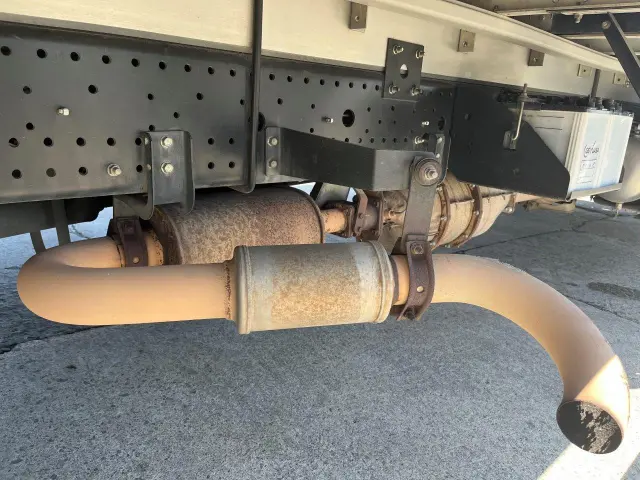 いすゞ フォワード SKG-FRR90T2(2WD)の写真17