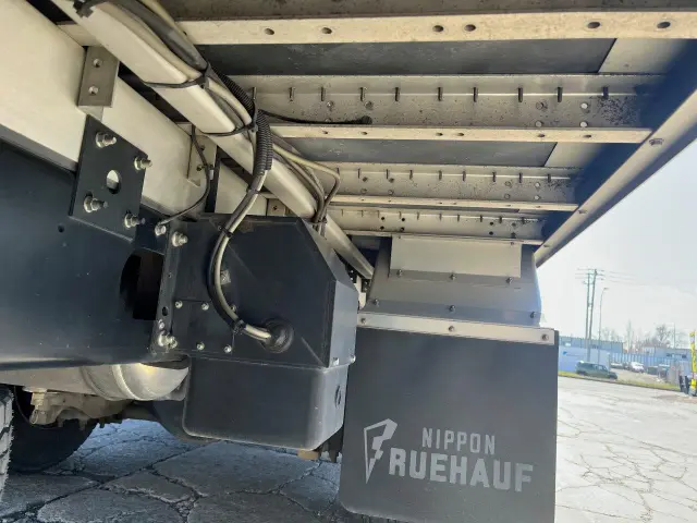 いすゞ フォワード SKG-FRR90T2(2WD)の写真19