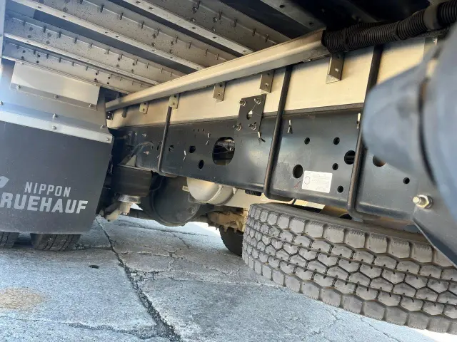 いすゞ フォワード SKG-FRR90T2(2WD)の写真22