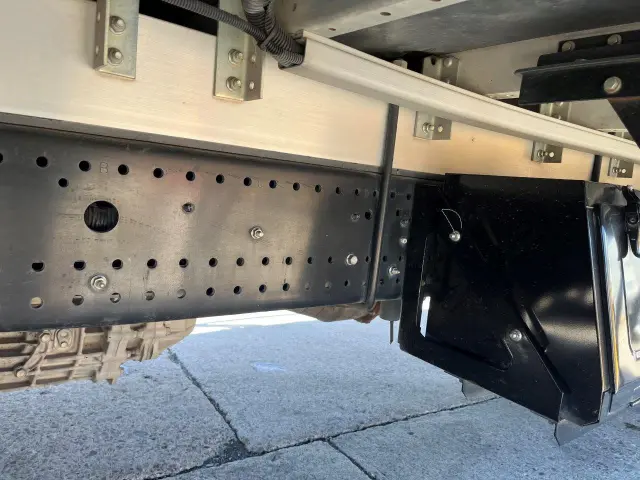 いすゞ フォワード SKG-FRR90T2(2WD)の写真24