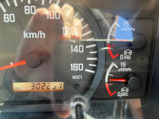 いすゞ フォワード SKG-FRR90T2(2WD)の写真28