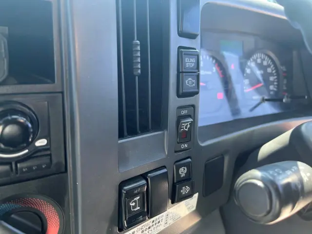 いすゞ フォワード SKG-FRR90T2(2WD)の写真31