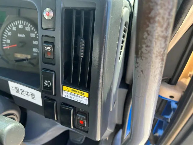 いすゞ フォワード SKG-FRR90T2(2WD)の写真32