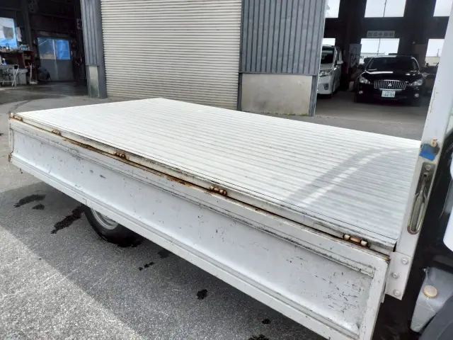 いすゞ エルフ PDG-ASZ5F24(4WD)の写真12