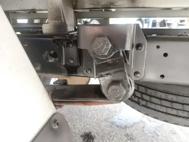 いすゞ エルフ PDG-ASZ5F24(4WD)の写真18