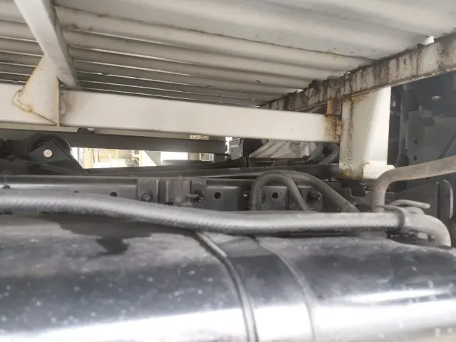 いすゞ エルフ PDG-ASZ5F24(4WD)の写真21