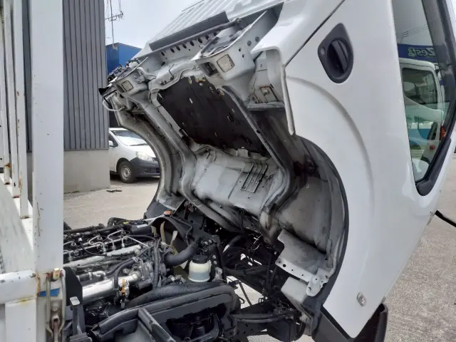 いすゞ エルフ PDG-ASZ5F24(4WD)の写真24