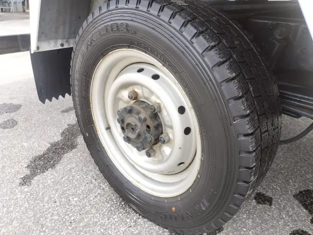 いすゞ エルフ PDG-ASZ5F24(4WD)の写真34