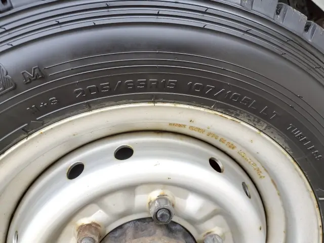 いすゞ エルフ PDG-ASZ5F24(4WD)の写真37