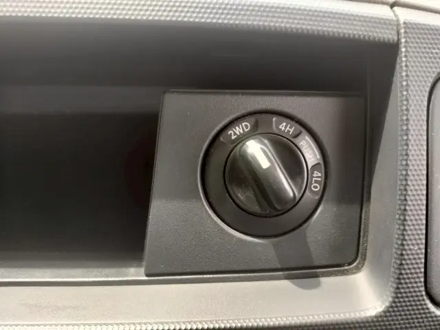 いすゞ エルフ PDG-ASZ5F24(4WD)の写真45