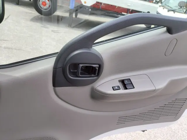 いすゞ エルフ PDG-ASZ5F24(4WD)の写真48