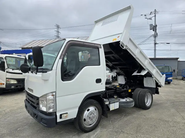 いすゞ エルフ TKG-NKS85AD(4WD)の写真1