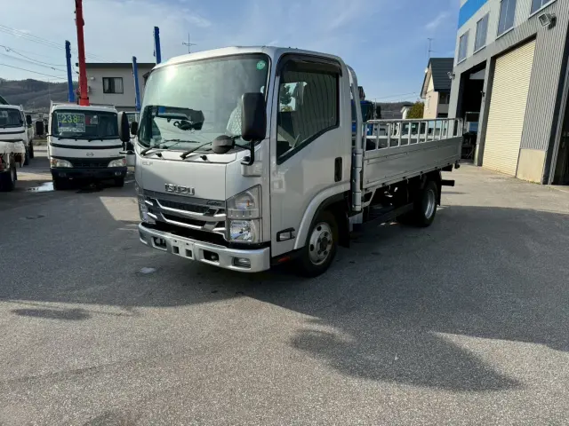 いすゞ エルフ TKG-NMS85AR(4WD)の写真1