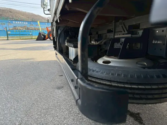 いすゞ エルフ TKG-NMS85AR(4WD)の写真16