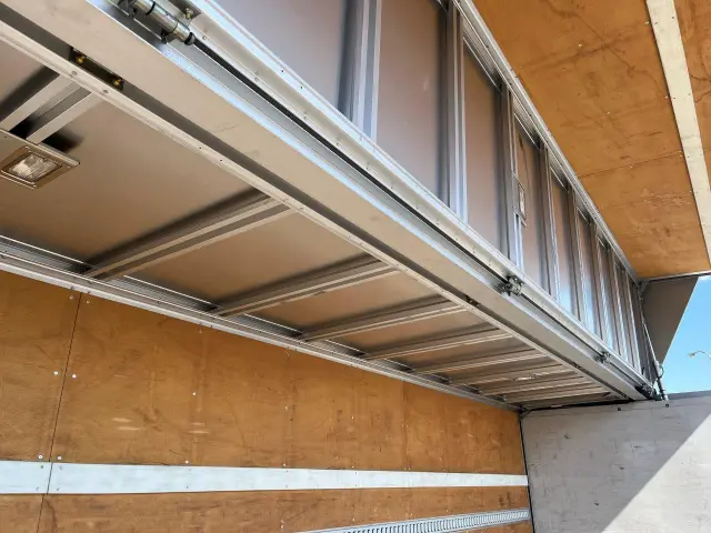 いすゞ フォワード TKG-FRR90S2(2WD)の写真15