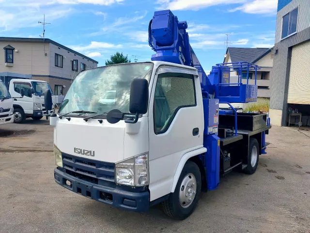 いすゞ エルフ BDG-NKR85Nの写真1