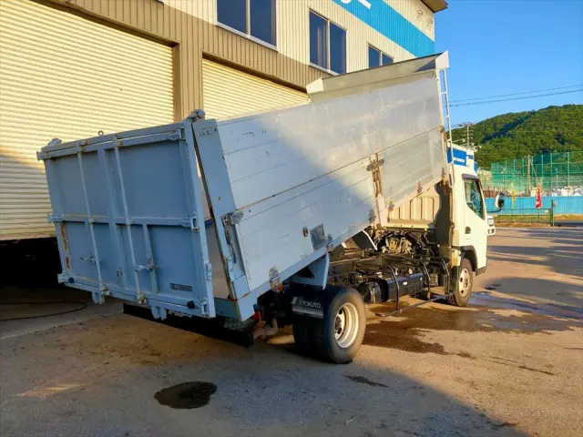 三菱 キャンター 不明の写真6