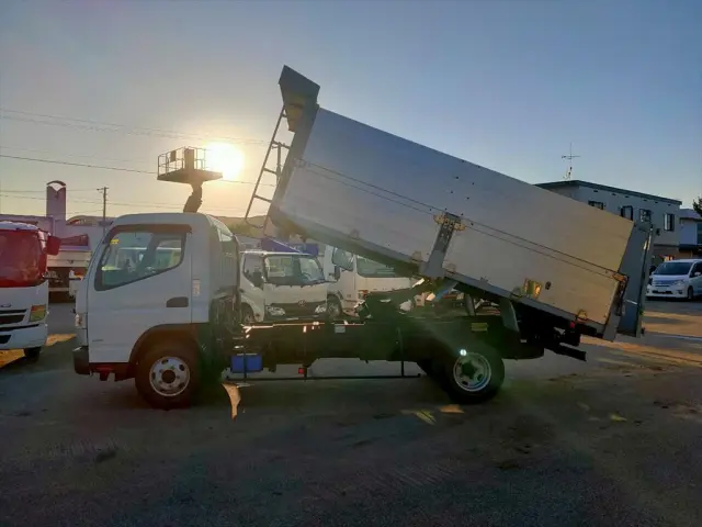 三菱 キャンター 不明の写真8