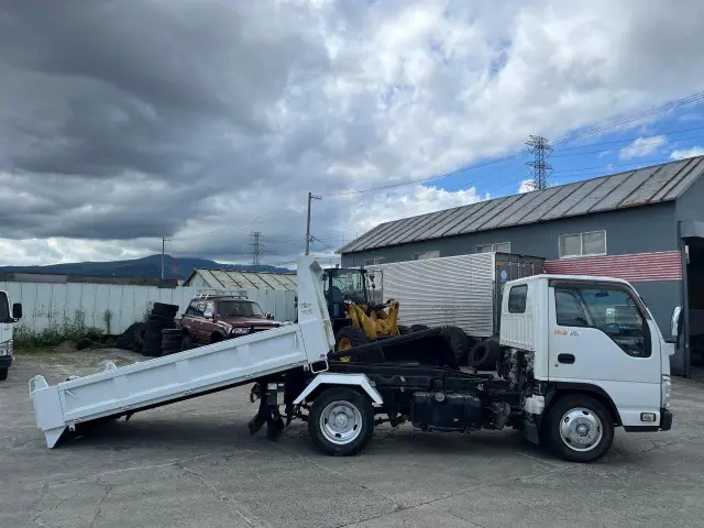 いすゞ エルフ TPG-NKR85AN(2WD)の写真4