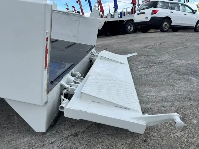 いすゞ エルフ TPG-NKR85AN(2WD)の写真9