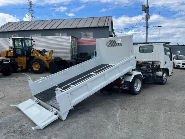 いすゞ エルフ TPG-NKR85AN(2WD)の写真10