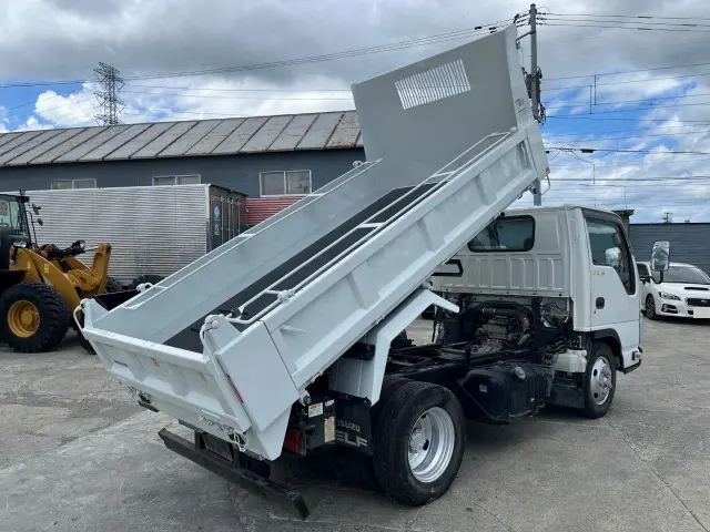 いすゞ エルフ TPG-NKR85AN(2WD)の写真18