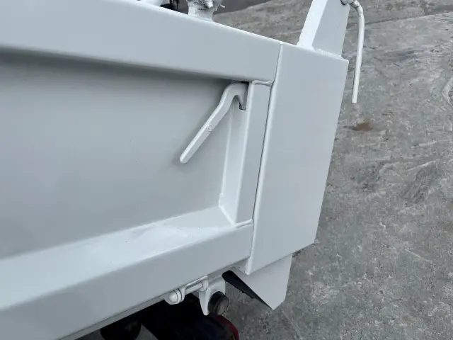 いすゞ エルフ TPG-NKR85AN(2WD)の写真21