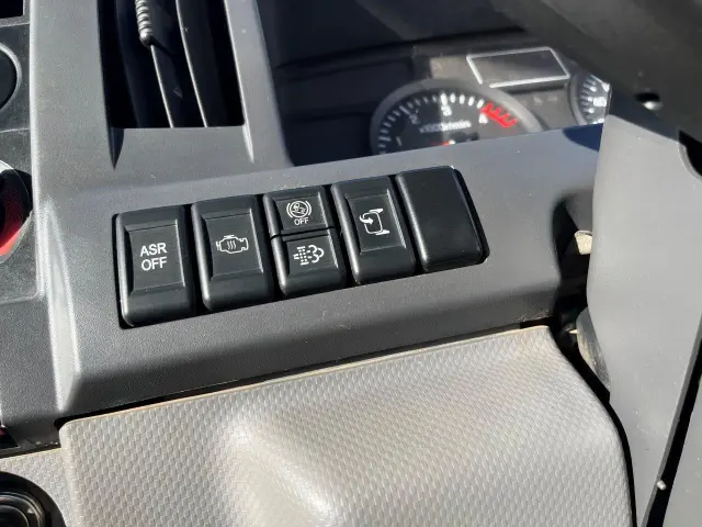 いすゞ エルフ TPG-NKR85AN(2WD)の写真42