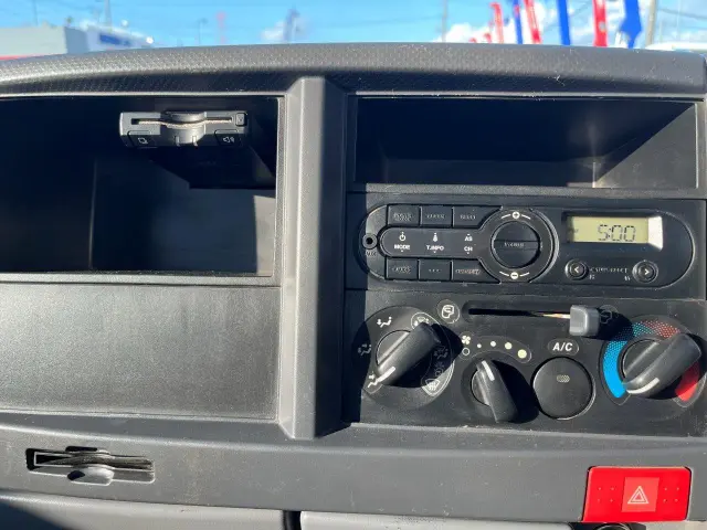 いすゞ エルフ TPG-NKR85AN(2WD)の写真44