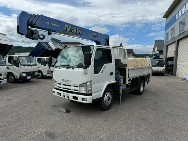 いすゞ エルフ BKG-NKR85R(2WD)の写真1