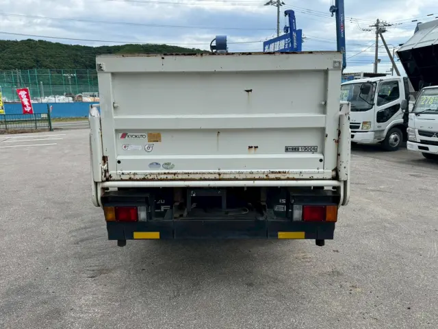 いすゞ エルフ BKG-NKR85R(2WD)の写真6