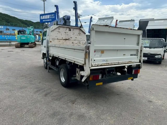 いすゞ エルフ BKG-NKR85R(2WD)の写真7