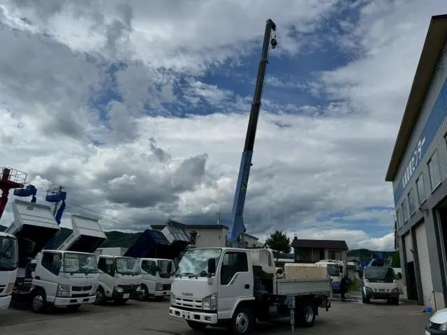 いすゞ エルフ BKG-NKR85R(2WD)の写真26